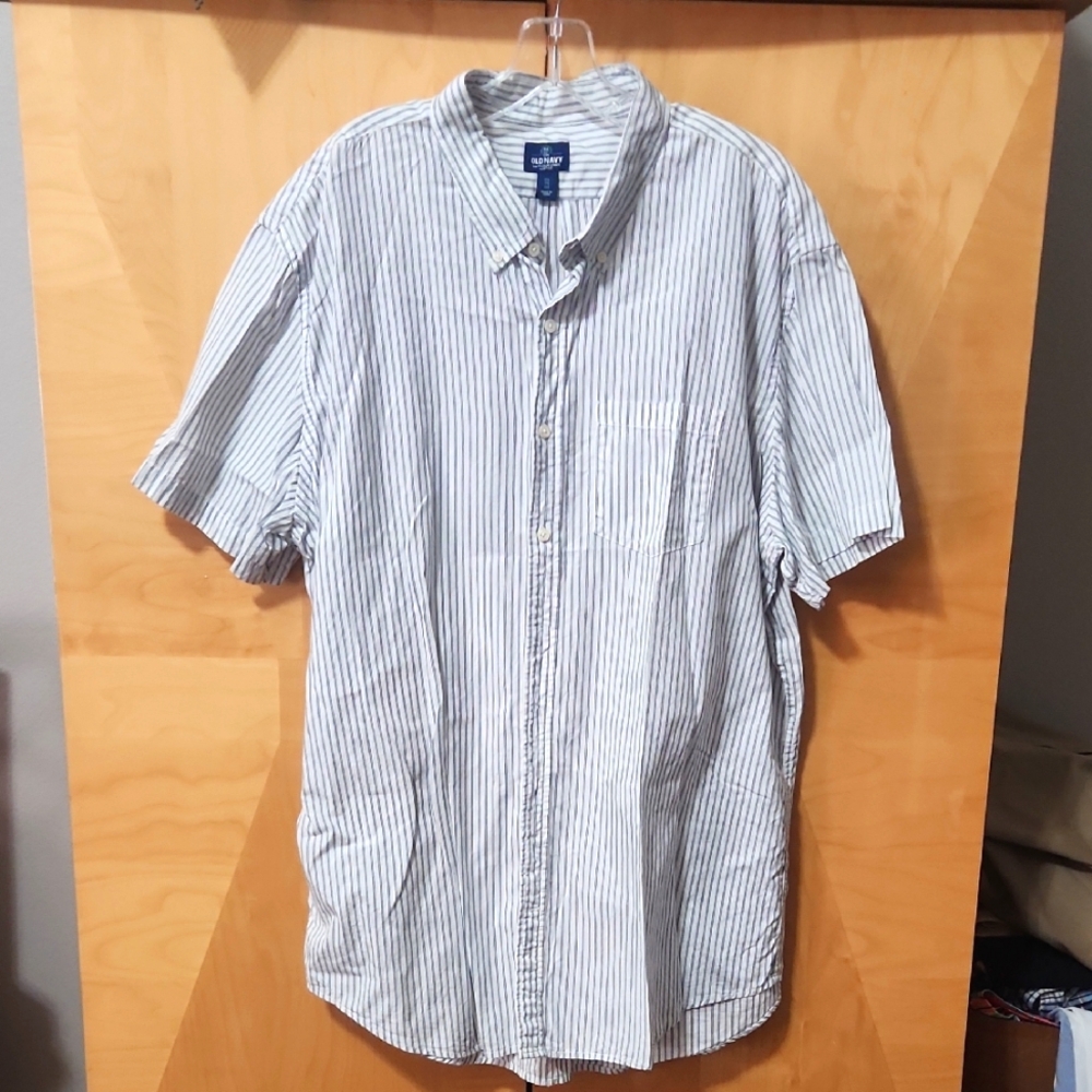 Men's Old Navy Short Sleeve Button Down Shirt White With Light Blue Stripes XXL